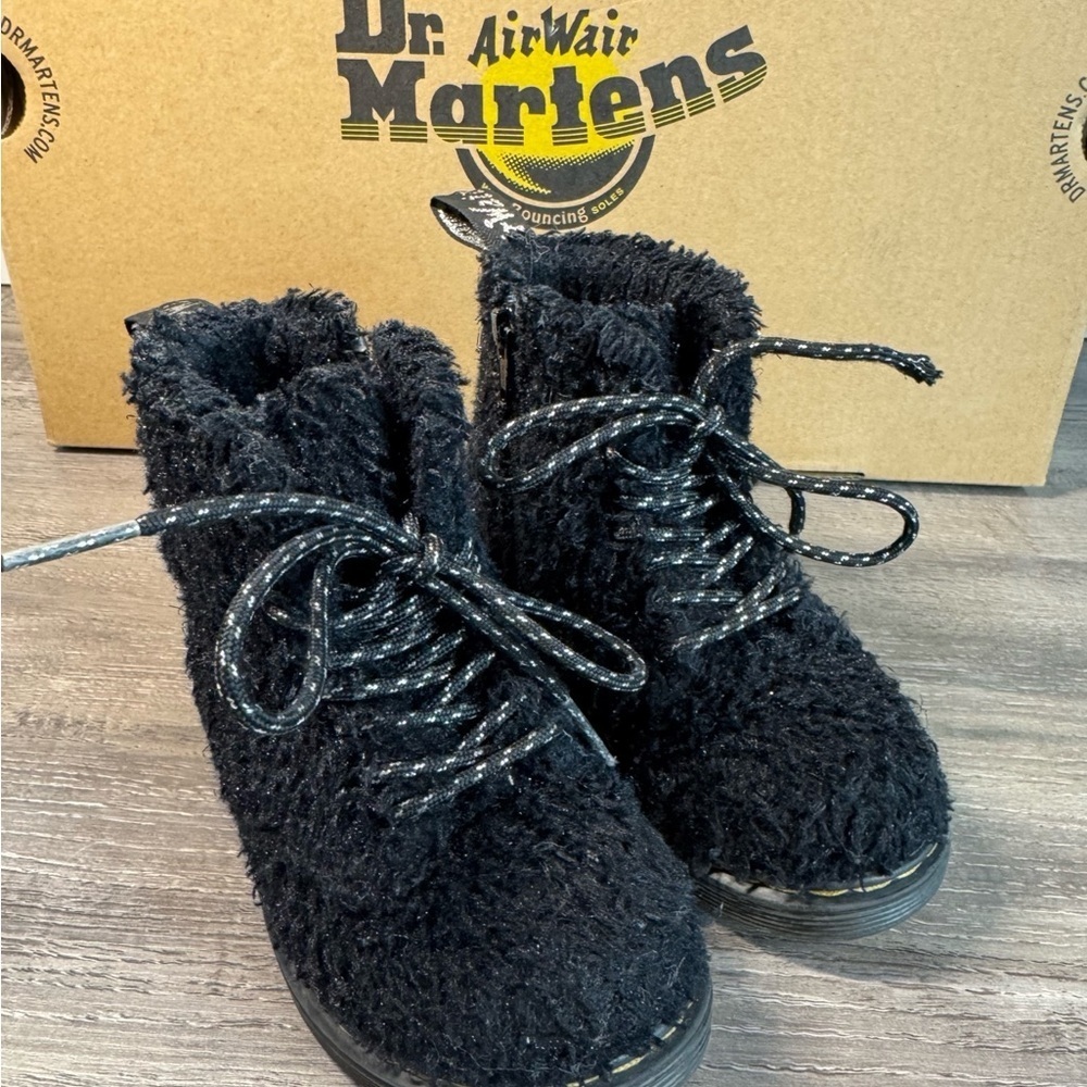 Dr. Martens Junior 1460 Pascal Tinsel Black Textured Boots toddler 7 ADORABLE - Picture 2 of 7